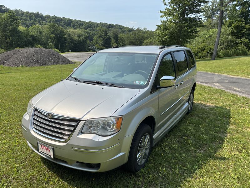 Used 2010 Chrysler Town and Country