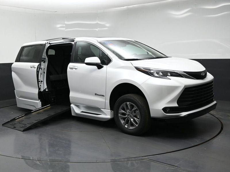 New 2026 Toyota Sienna